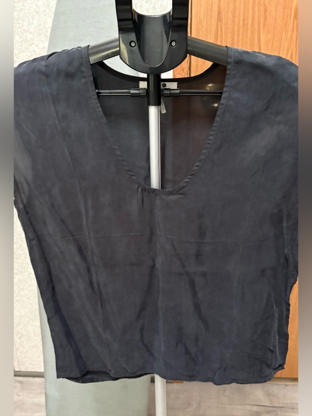 Simple Three Dot Black V-Neck Silk Top